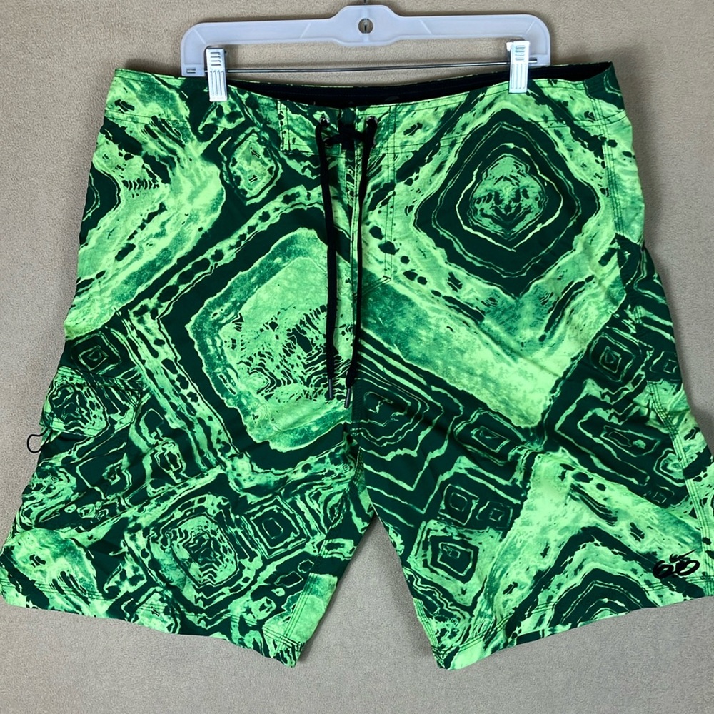 Nike 6.0 Board Shorts Swim Trunks Graphic Print Skate Green Men’s size 38